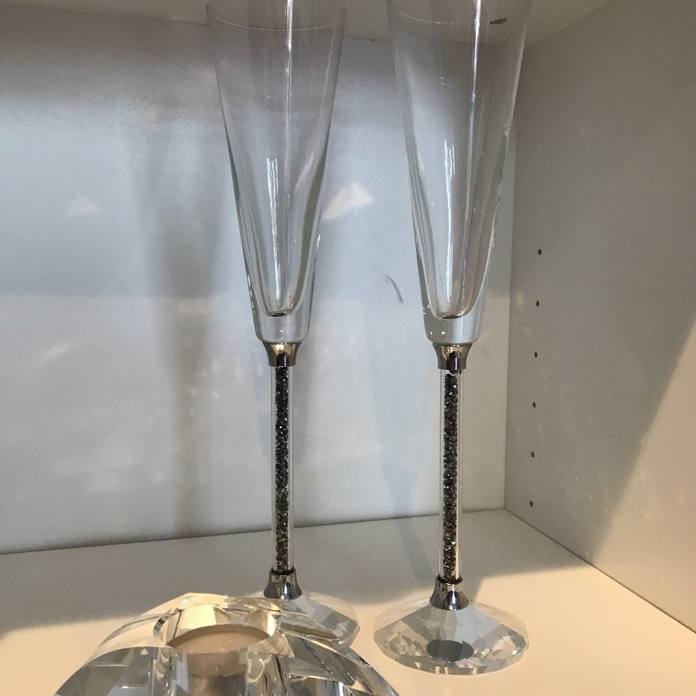 Oleg Cassini Champagne Flutes W/ Matching Candle - BOTH BRAND NEW AND IN THE BOX